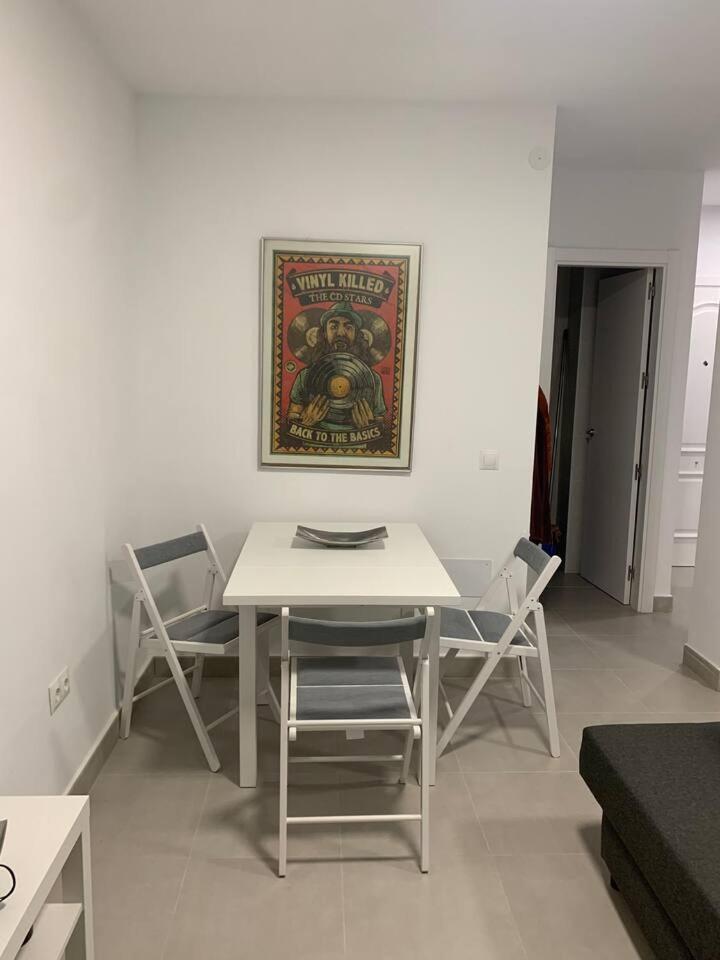 Beachfront Estepona Center מראה חיצוני תמונה